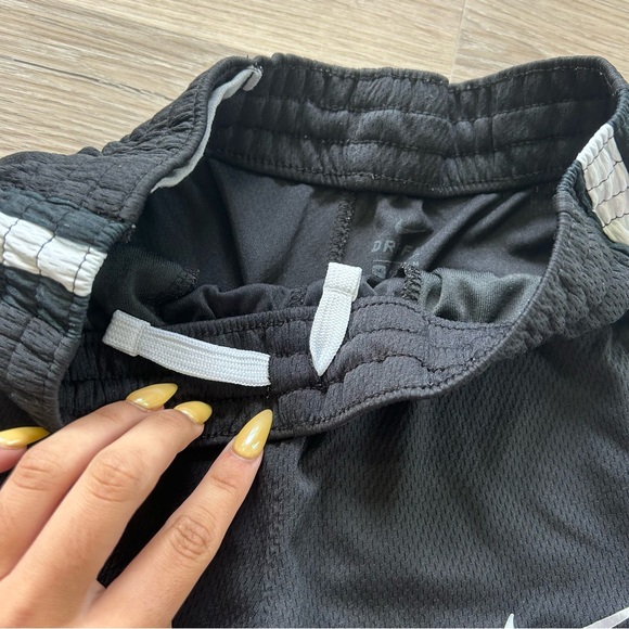Nike Elite Dri-Fit Basketball Shorts - Picture 3 of 5